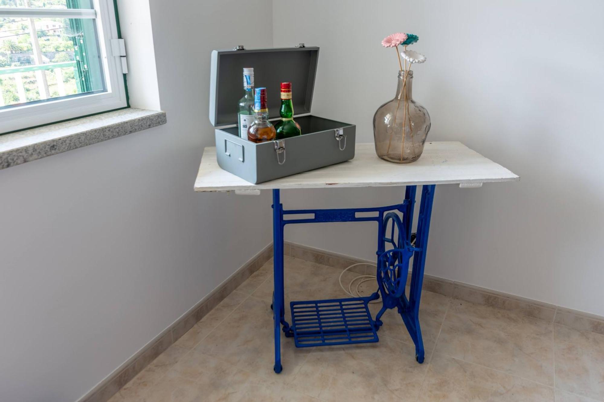 A Casa Da Rapariga De Cabelo Azul Apartment Manteigas Bagian luar foto